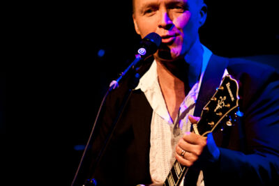 Stef Bos & Band @ de Warande, picture 20, photographed by Carine Wouters - FrontView Magazine