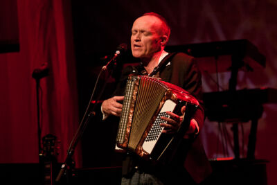 Stef Bos & Band @ de Warande, picture 26, photographed by Carine Wouters - FrontView Magazine