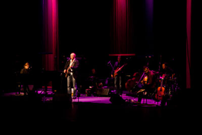 Stef Bos & Band @ de Warande, picture 30, photographed by Carine Wouters - FrontView Magazine