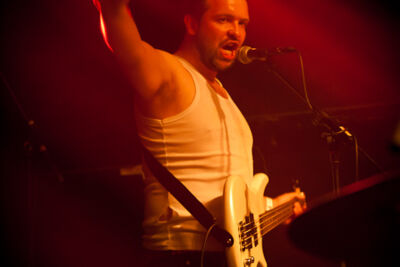De Geweldigheid @ 013, picture 4, photographed by Gunter Van Hoye - FrontView Magazine