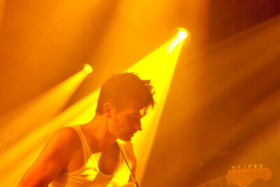 De Geweldigheid @ 013, picture 9, photographed by Gunter Van Hoye - FrontView Magazine