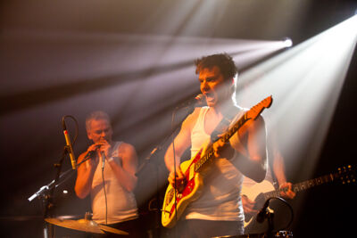 De Geweldigheid @ 013, picture 10, photographed by Gunter Van Hoye - FrontView Magazine