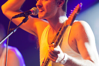 De Geweldigheid @ 013, picture 12, photographed by Gunter Van Hoye - FrontView Magazine