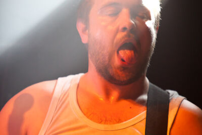 De Geweldigheid @ 013, picture 13, photographed by Gunter Van Hoye - FrontView Magazine