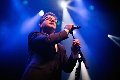 Guus Meeuwis - Het Kan Hier Zo Mooi Zijn @ 013, picture 5, photographed by Elke Briers - FrontView Magazine