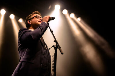 Guus Meeuwis - Het Kan Hier Zo Mooi Zijn @ 013, picture 7, photographed by Elke Briers - FrontView Magazine