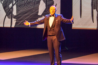 Geert Hoste King @ Stadsschouwburg, picture 2, photographed by Koen Rondelez - FrontView Magazine