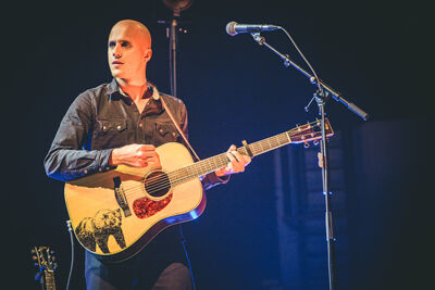 Milow - Homecoming Christmas Concert @ Het Depot, foto 1, foto's door Elke Briers - FrontView Magazine