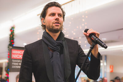 Nick & Simon en Barbara Dex @ Fnac Wijnegem, picture 6, photographed by Elke Briers - FrontView Magazine