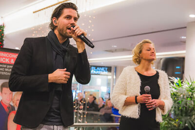 Nick & Simon en Barbara Dex @ Fnac Wijnegem, picture 19, photographed by Elke Briers - FrontView Magazine
