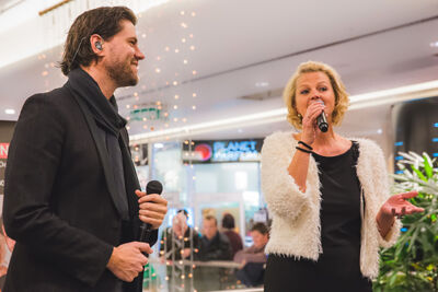 Nick & Simon en Barbara Dex @ Fnac Wijnegem, picture 21, photographed by Elke Briers - FrontView Magazine