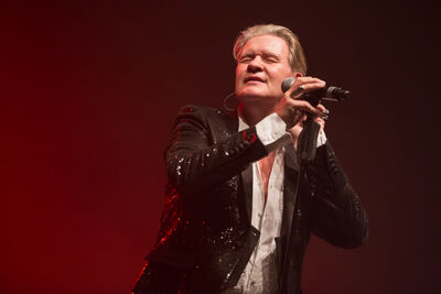 Johnny Logan @ Casino Knokke, picture 17, photographed by Elke Briers - FrontView Magazine