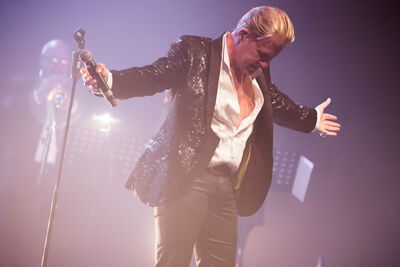 Johnny Logan @ Casino Knokke, picture 21, photographed by Elke Briers - FrontView Magazine