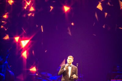 Michael Bublé @ Sportpaleis, picture 18, photographed by Tom Stessens - FrontView Magazine