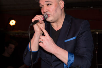 Embracing Franki & Guests Charlatan te Gent, picture 24, photographed by Guy Danneels - FrontView Magazine
