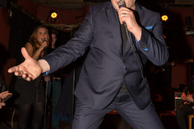Embracing Franki & Guests Charlatan te Gent, picture 41, photographed by Guy Danneels - FrontView Magazine