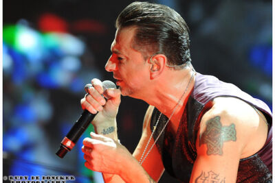Depeche Mode @ Sportpaleis, picture 15, photographed by Rudy De Doncker - FrontView Magazine