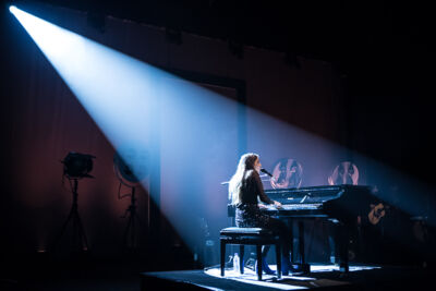 Birdy @ Koninklijk Circus, foto 1, foto's door Dorien Goetschalckx - FrontView Magazine