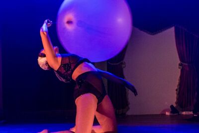 Burlesque Follies Deluxe @ De Roma, picture 24, photographed by Edwin Houdevelt - FrontView Magazine