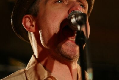 Memo Gonzalez & The bluescasters @ MOD Hasselt, picture 1, photographed by benny antoniw - FrontView Magazine