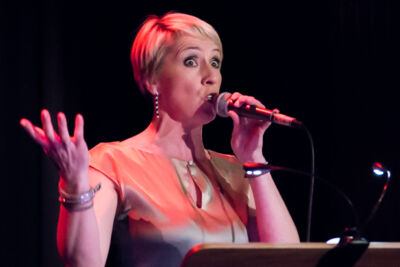 naPUURlijk - Ann De Winne zingt Vlaams @ Fakkelteater te Antwerpen, foto 24, foto's door Guy Danneels - FrontView Magazine