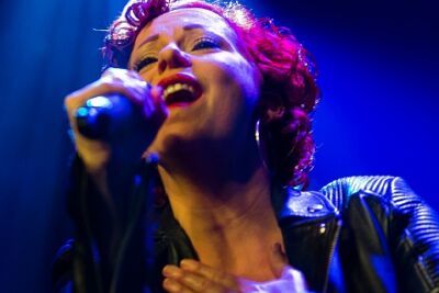 Anneke Van Giersbergen @ 013, picture 7, photographed by Edwin Houdevelt - FrontView Magazine
