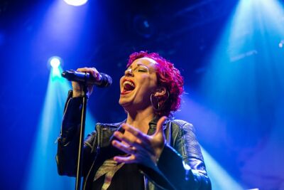 Anneke Van Giersbergen @ 013, picture 9, photographed by Edwin Houdevelt - FrontView Magazine