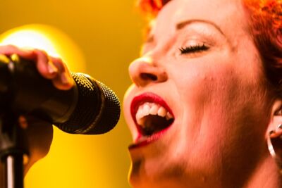 Anneke Van Giersbergen @ 013, picture 13, photographed by Edwin Houdevelt - FrontView Magazine