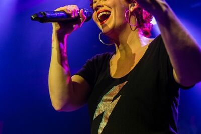Anneke Van Giersbergen @ 013, picture 18, photographed by Edwin Houdevelt - FrontView Magazine