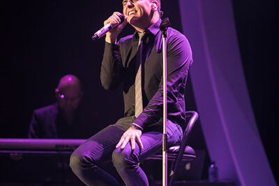 Jan Smit @ Ethias Theater, picture 8, photographed by Elke Briers - FrontView Magazine