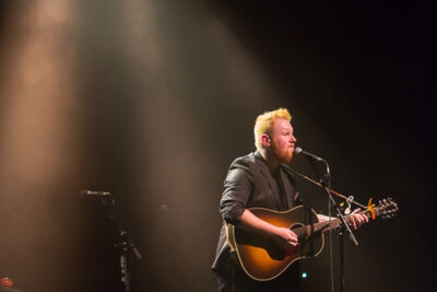 Gavin James @ Het Depot, foto 1, foto's door Gino Verhulst - FrontView Magazine