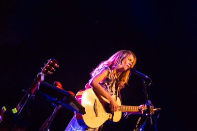 Heather Nova @ Het Depot, picture 8, photographed by Gino Verhulst - FrontView Magazine