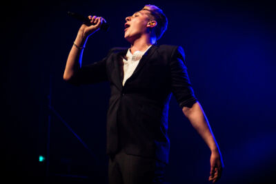 John Newman @ Ancienne Belgique, picture 11, photographed by Tom Stessens - FrontView Magazine
