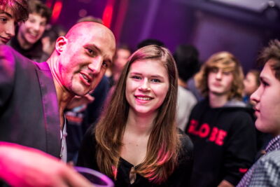 Opening Area V Hasselt met The Opposites & Ronnie Flex, foto 14, foto's door sven dullaert - FrontView Magazine