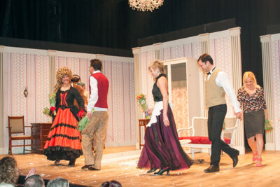 Première Thee met honing of met citroen @ Fakkelteater, picture 24, photographed by Goele Bormans - FrontView Magazine