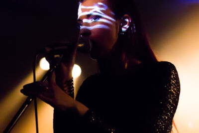 Chrysta Bell @ Vooruit te Gent, picture 1, photographed by Guy Danneels - FrontView Magazine
