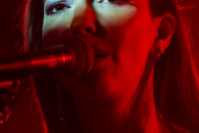 Chrysta Bell @ Vooruit te Gent, picture 16, photographed by Guy Danneels - FrontView Magazine