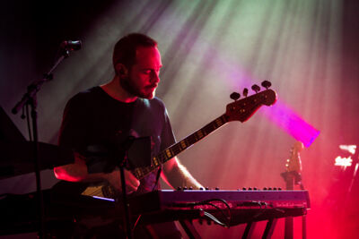 CHVRCHES @ Trix, picture 12, photographed by Tom Stessens - FrontView Magazine