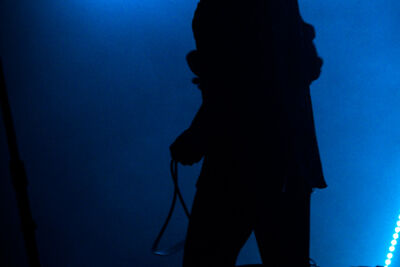 CHVRCHES @ Trix, picture 19, photographed by Tom Stessens - FrontView Magazine