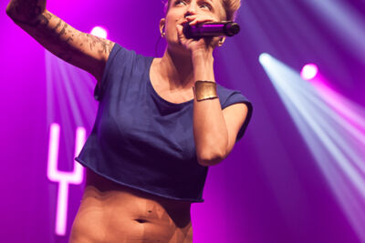 Gladys @ Ancienne Belgique, picture 5, photographed by Dorien Goetschalckx - FrontView Magazine