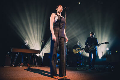 Hooverphonic - Reflection Tour @ Het Depot, picture 17, photographed by Elke Briers - FrontView Magazine