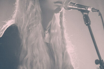 Nina Nesbitt Le Botanique, Brussel, picture 9, photographed by Kris Saelen - FrontView Magazine