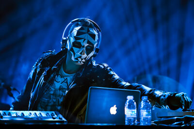 Day One @ Ancienne Belgique, picture 1, photographed by Elke Briers - FrontView Magazine