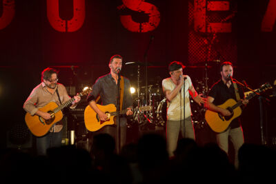 Clouseau @ Ethias Theater, foto 40, foto's door Marc Ras - FrontView Magazine