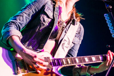 Halestorm + The Smoking Hearts + Dayshell @ Trix, picture 2, photographed by Geert Pieters - FrontView Magazine