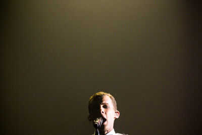 Stromae @ Lotto Arena, picture 10, photographed by Tom Stessens - FrontView Magazine