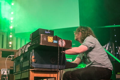 Birth of Joy @ Paaspop 2014, picture 5, photographed by Dorien Goetschalckx - FrontView Magazine