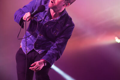 Kaiser Chiefs @ Paaspop 2014, foto 2, foto's door Dorien Goetschalckx - FrontView Magazine