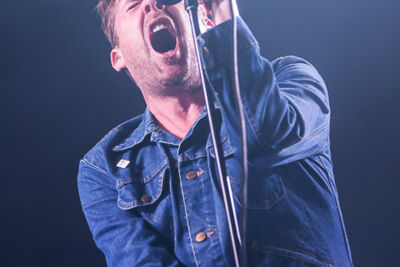 Kaiser Chiefs @ Paaspop 2014, foto 21, foto's door Dorien Goetschalckx - FrontView Magazine