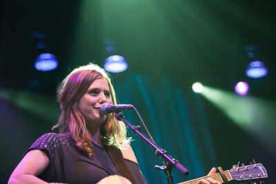 Maaike Ouboter @ Paaspop 2014, picture 8, photographed by Dorien Goetschalckx - FrontView Magazine